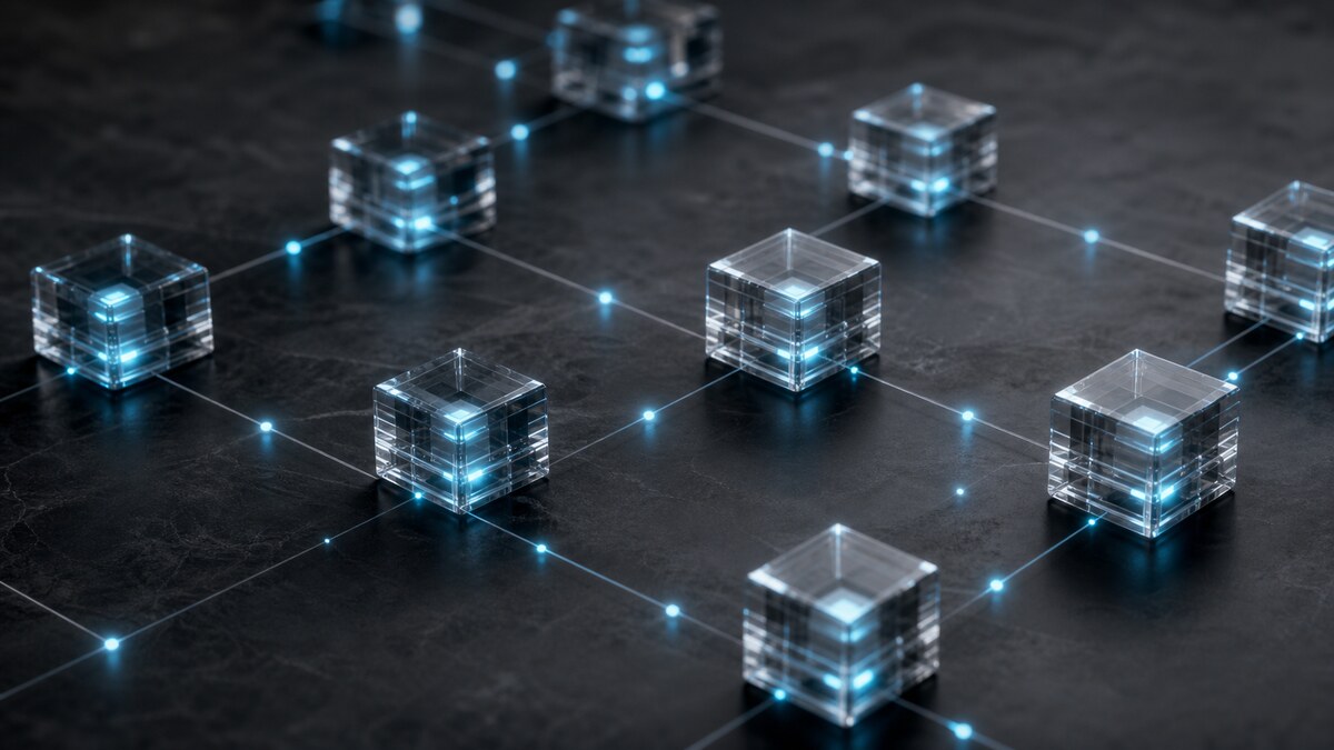 البيتكوين تقترب من مستوى 80,000 دولار، والمحللون يؤكدون أن التراجع القادم سيكون حاسماً